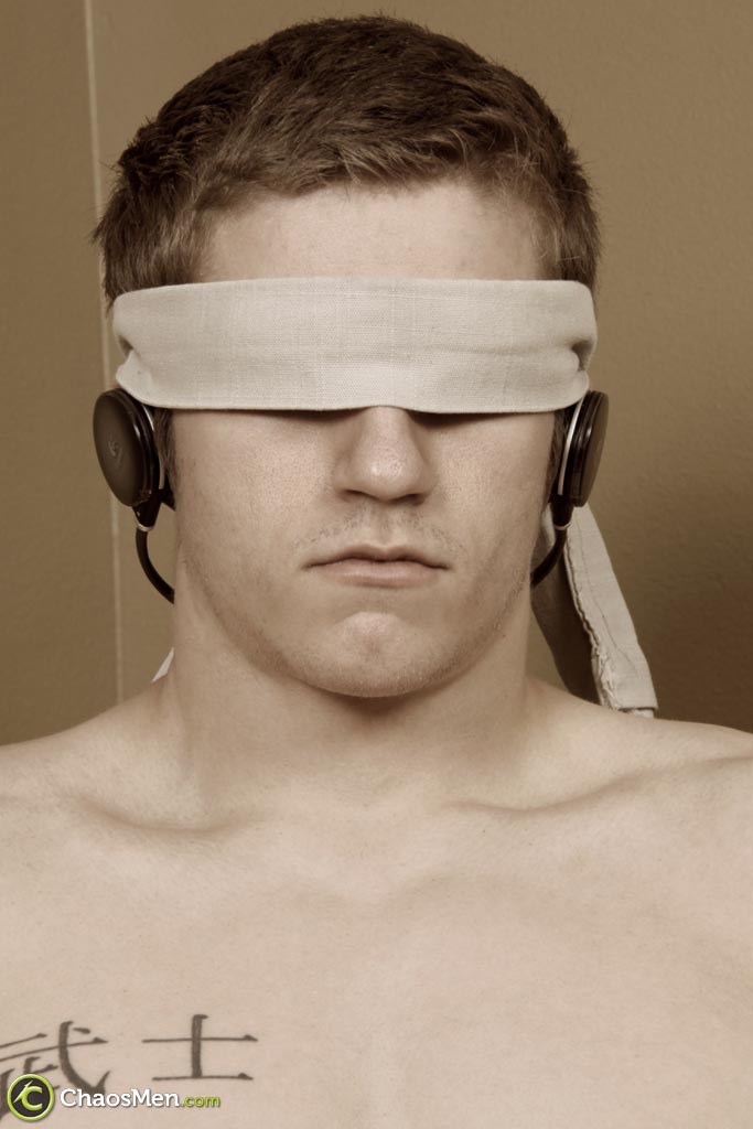Gay hunk Ransom gives head to a blindfolded guy making him ejaculate  