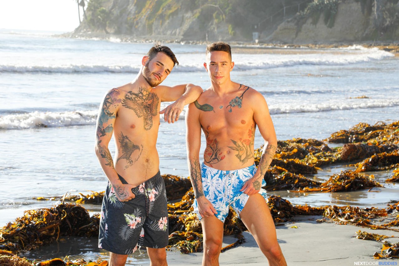 Hot tattooed gay dudes Vincent O Reilly & Michael Woods fuck passionately  