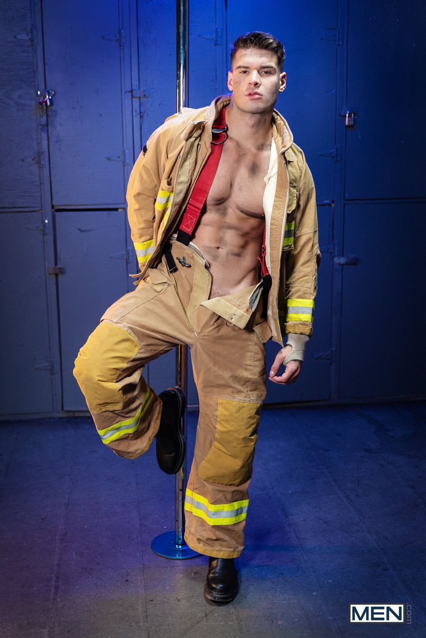 Muscular firefighter Malik Delgaty has hardcore anal sex  