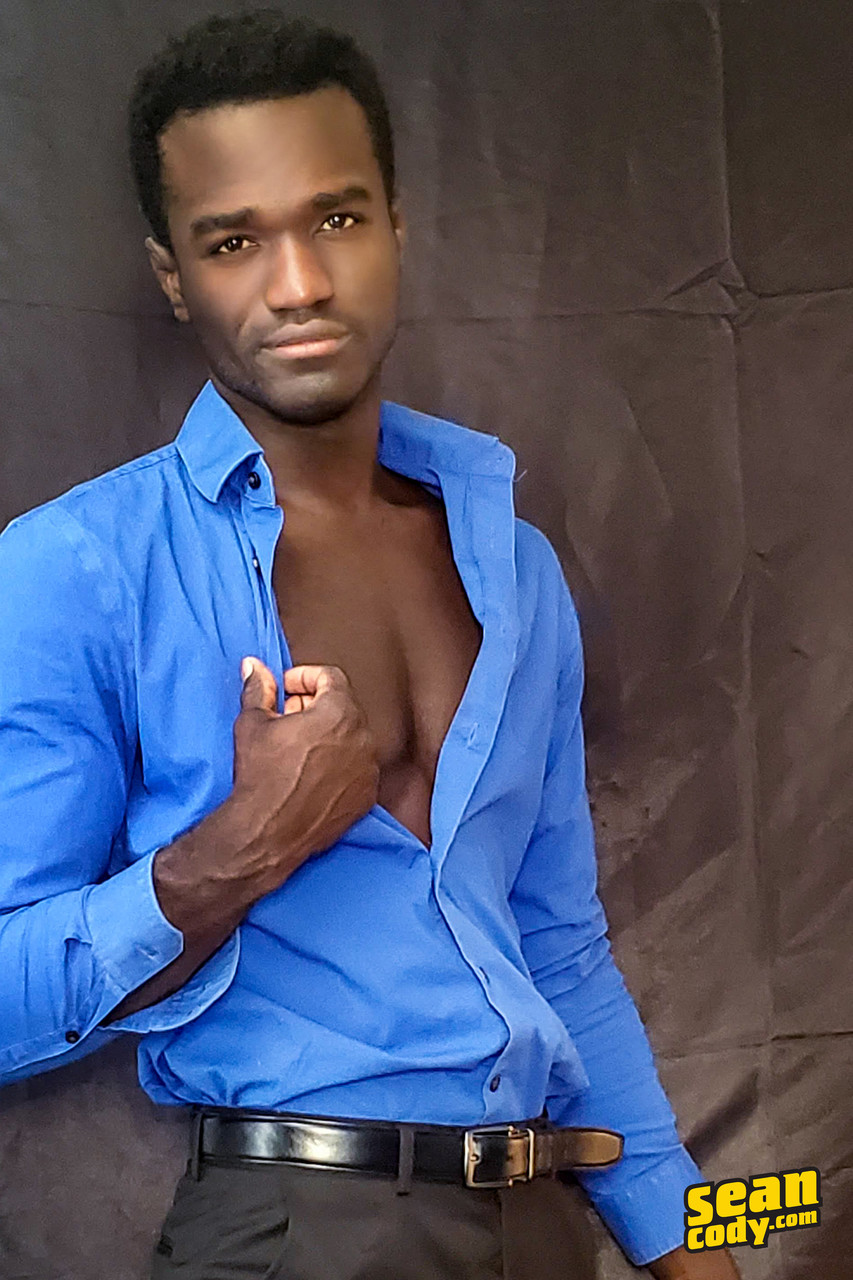 Very hot black gay Max shows his big dick and jacks it off in a solo  