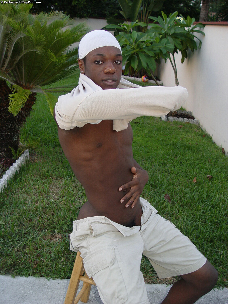 Handsome black gay Rodney unveils his muscles, big ass and hot dick outdoors  
