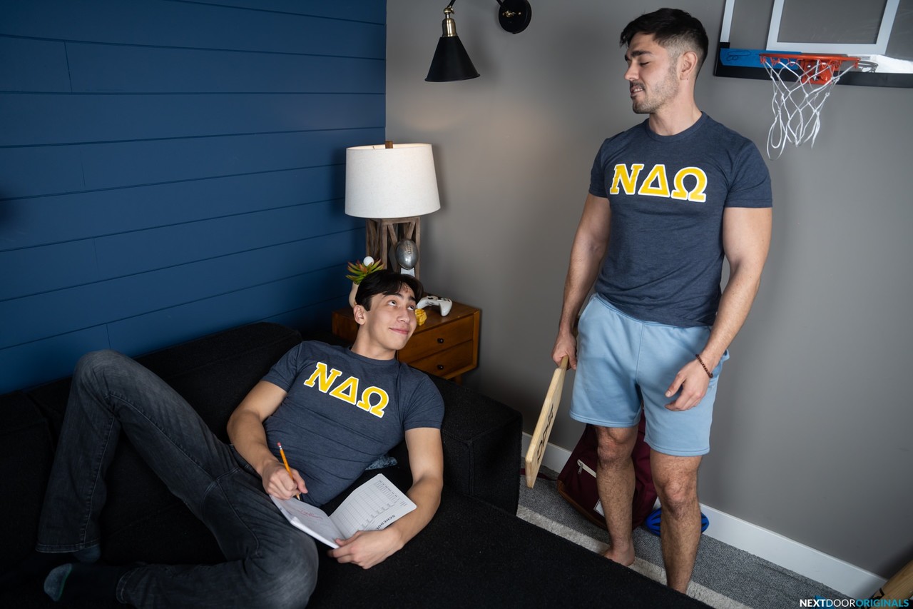 Athletic gay roommates Nico Coopa & Cameron Neuton strip & fuck hard  