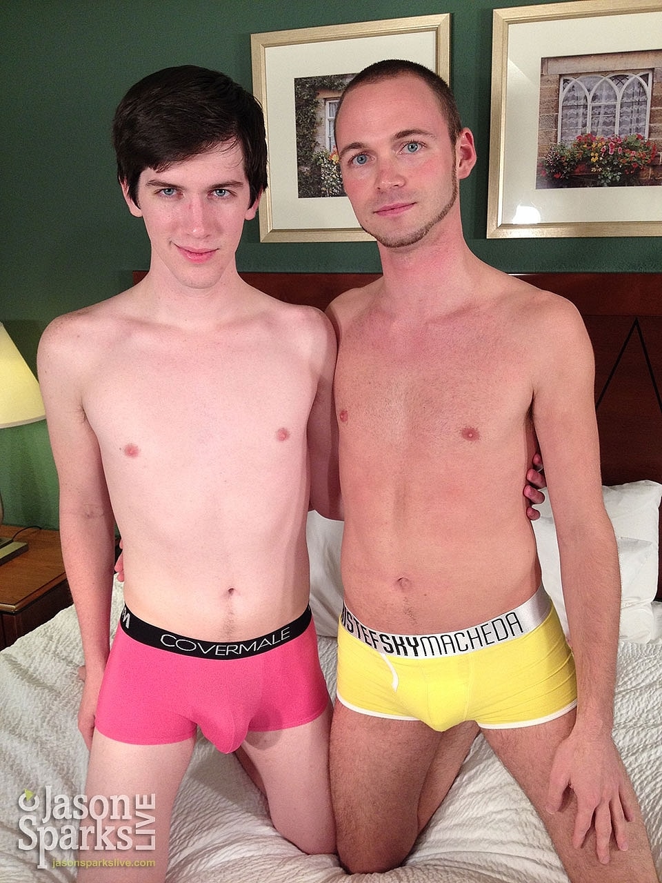 Gay cuties Kenneth Blake & Landon Wright give each other oral pleasure & fuck  