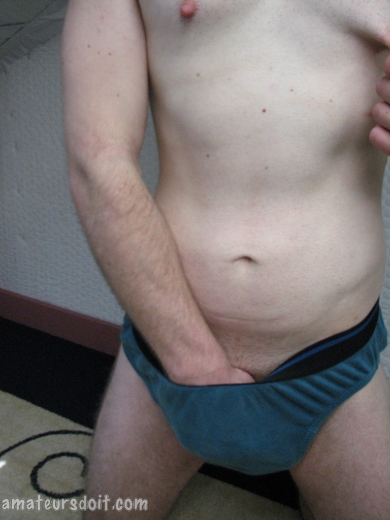 Dirty amateur gay Junior Creamer shows off his body and fondles his dick  
