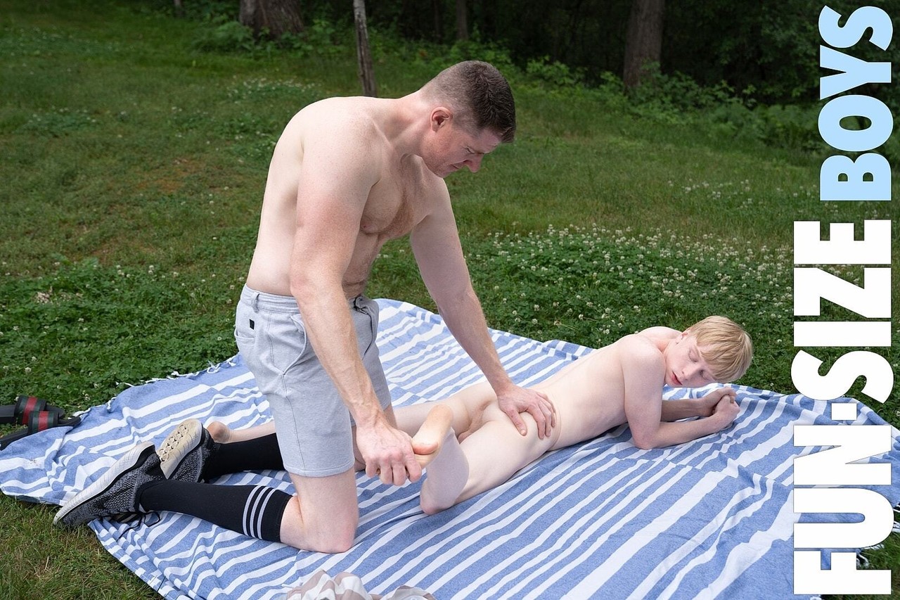 Bodybuilder Dr Wolf gets his dick sucked by Caleb before fucking him outdoors  